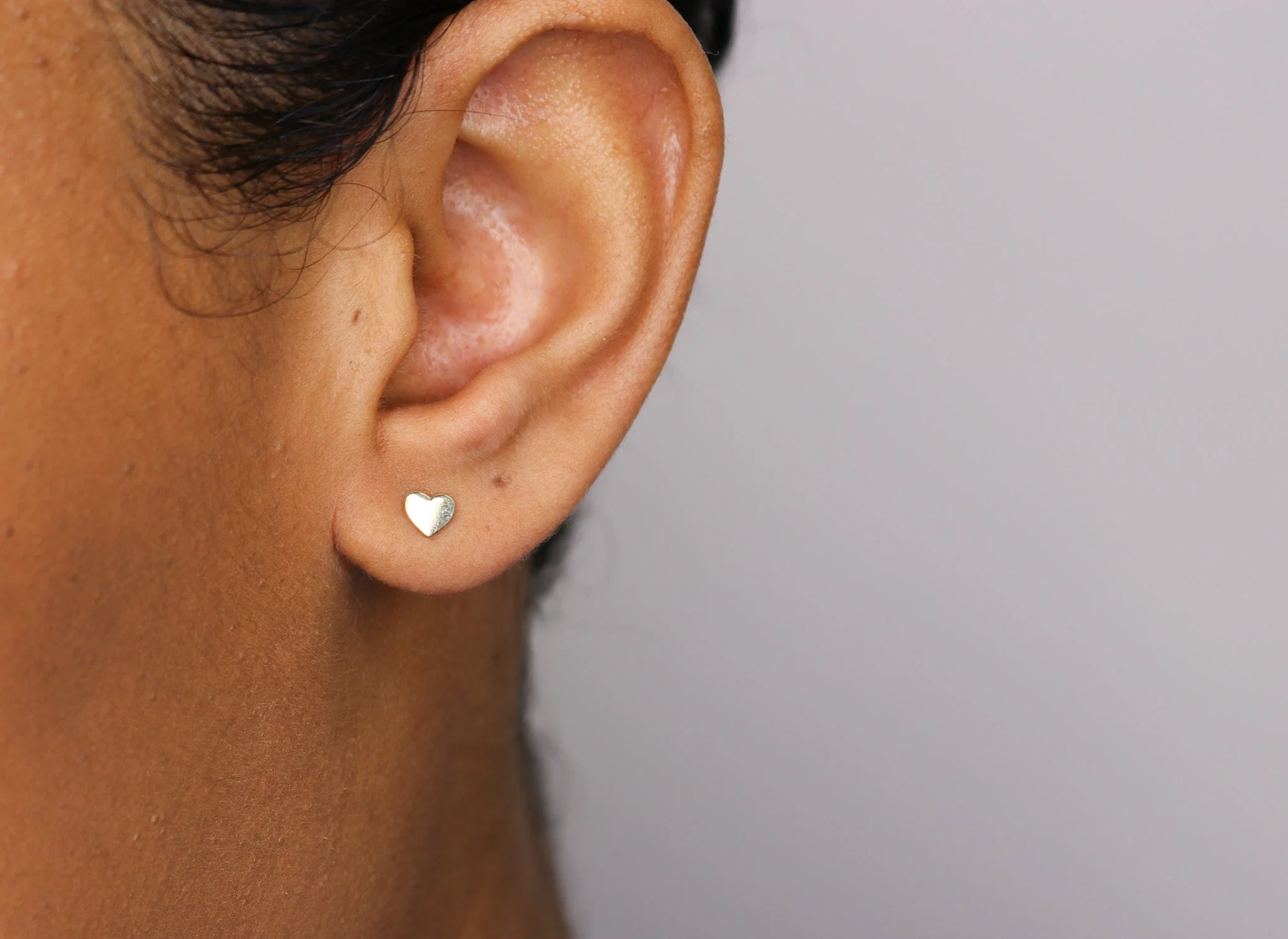 14K Gold Heart Studs - Image 5